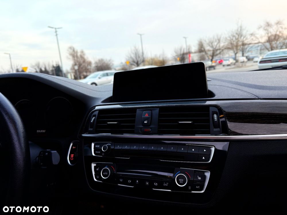 BMW Seria 2 230i Coupe Luxury Line - 17
