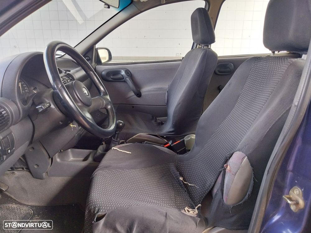 Opel Corsa 1.2 CDX - 9