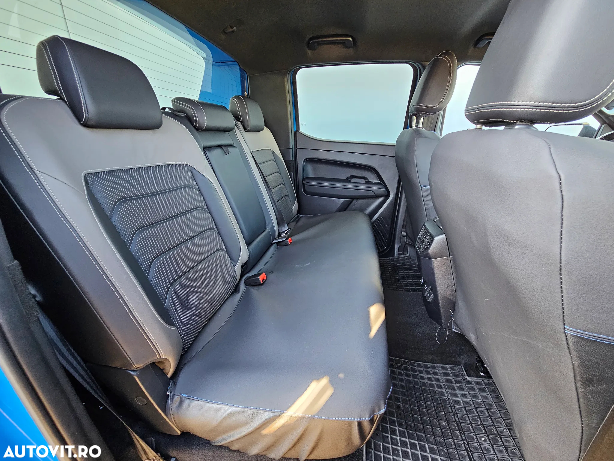 Volkswagen Amarok 3.0 TDI 241 CP 4M 10AT Aventura - 21