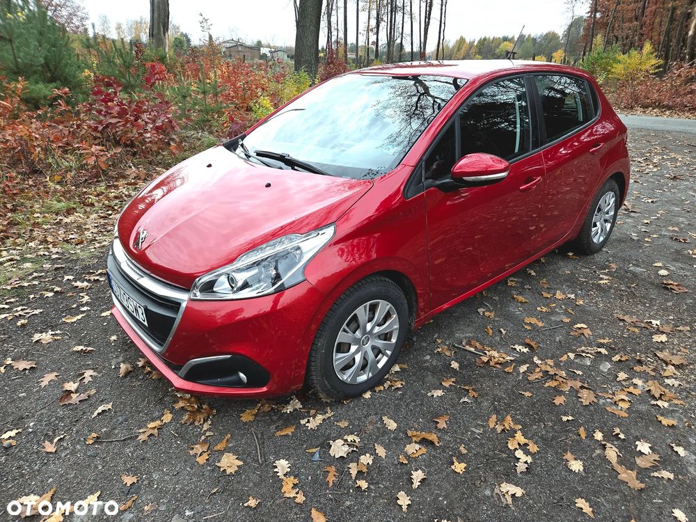 Peugeot 208 - 1