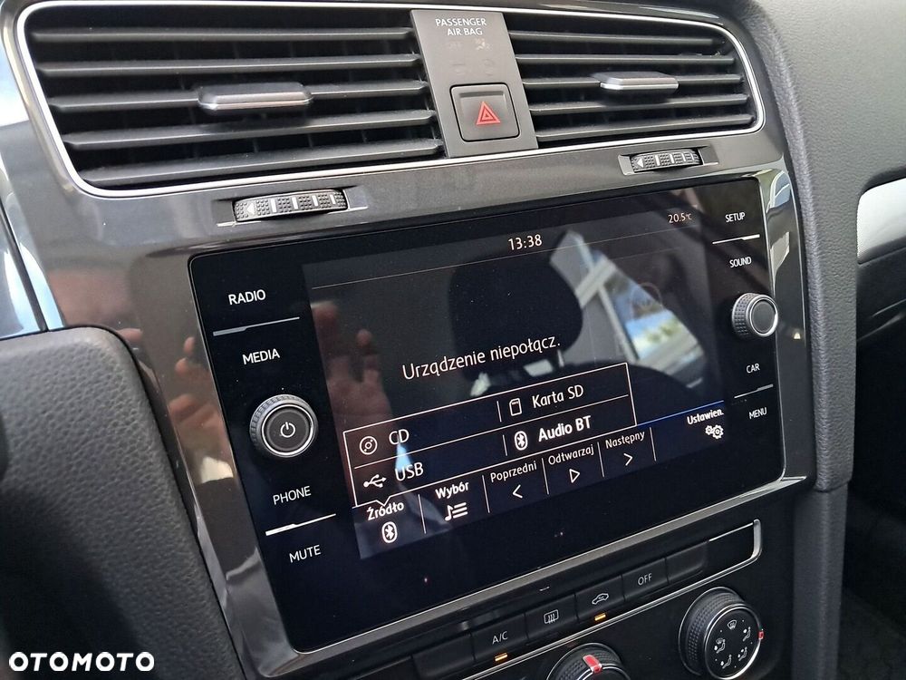 Volkswagen Golf - 23