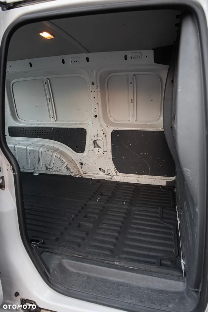 Volkswagen Caddy - 22