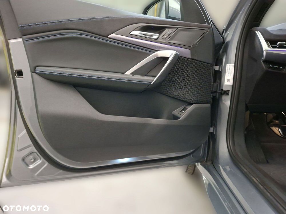 BMW iX2 eDrive20 66.5kWh M Sport Edition - 12