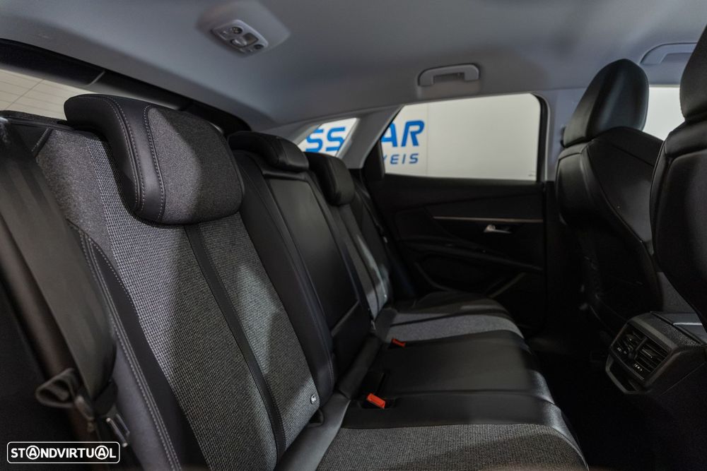 Peugeot 3008 1.2 PureTech Allure - 23