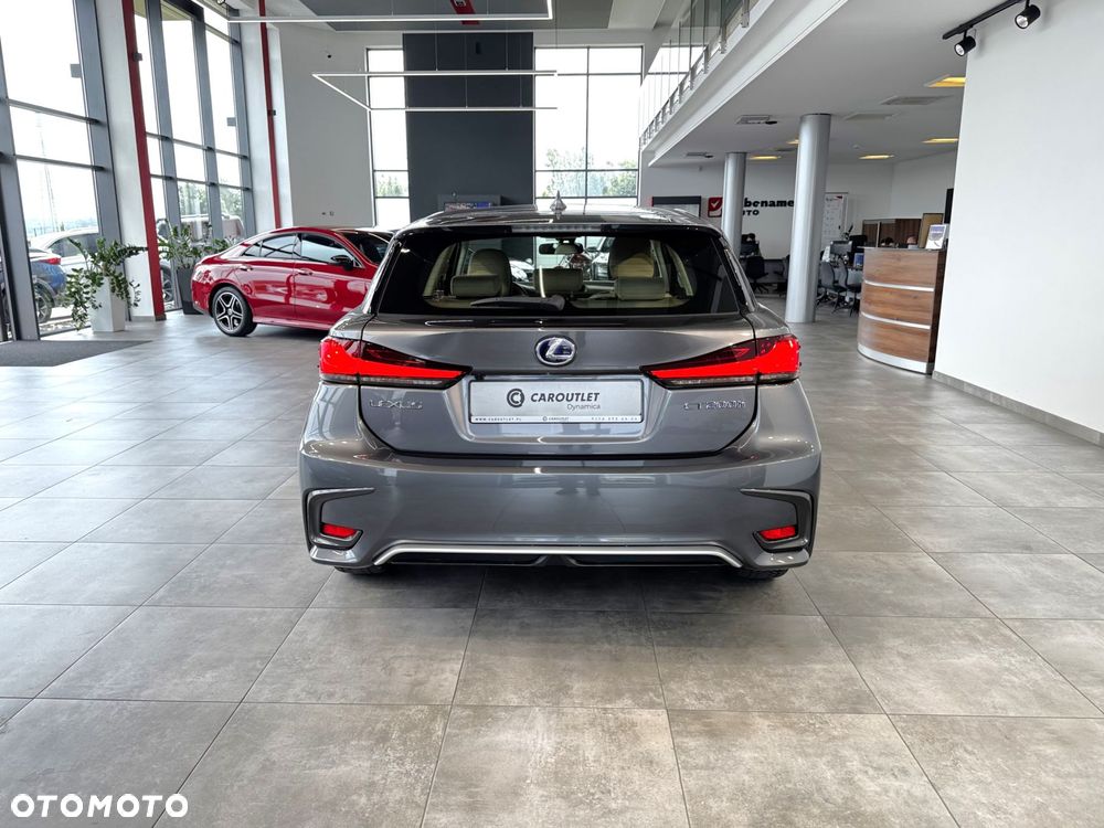 Lexus CT - 8