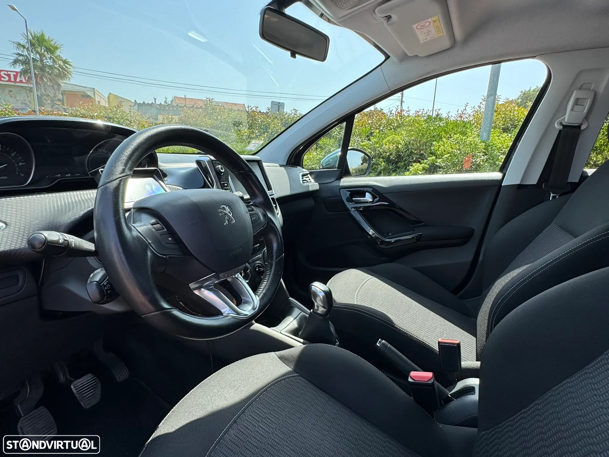 Peugeot 208 1.2 PureTech Style - 12