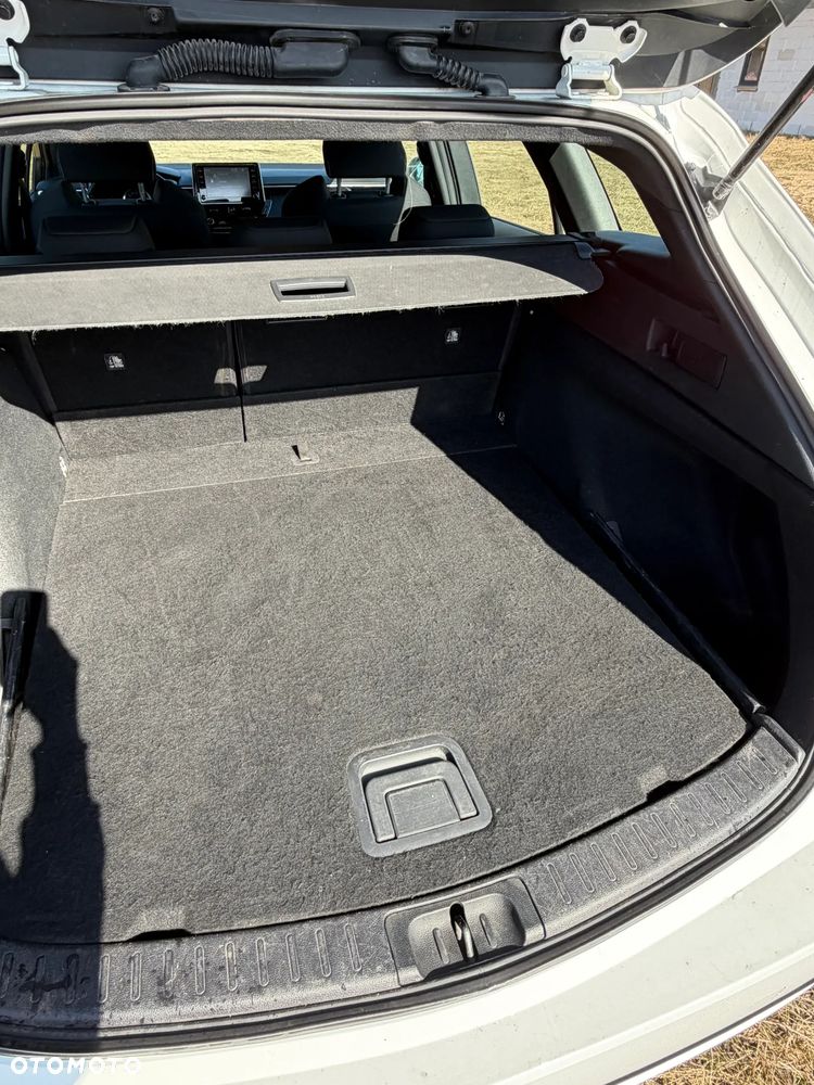 Toyota Corolla 1.8 Hybrid Comfort - 8