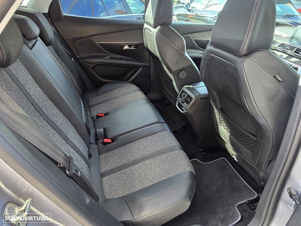 Peugeot 3008 1.2 PureTech Allure EAT8 - 24