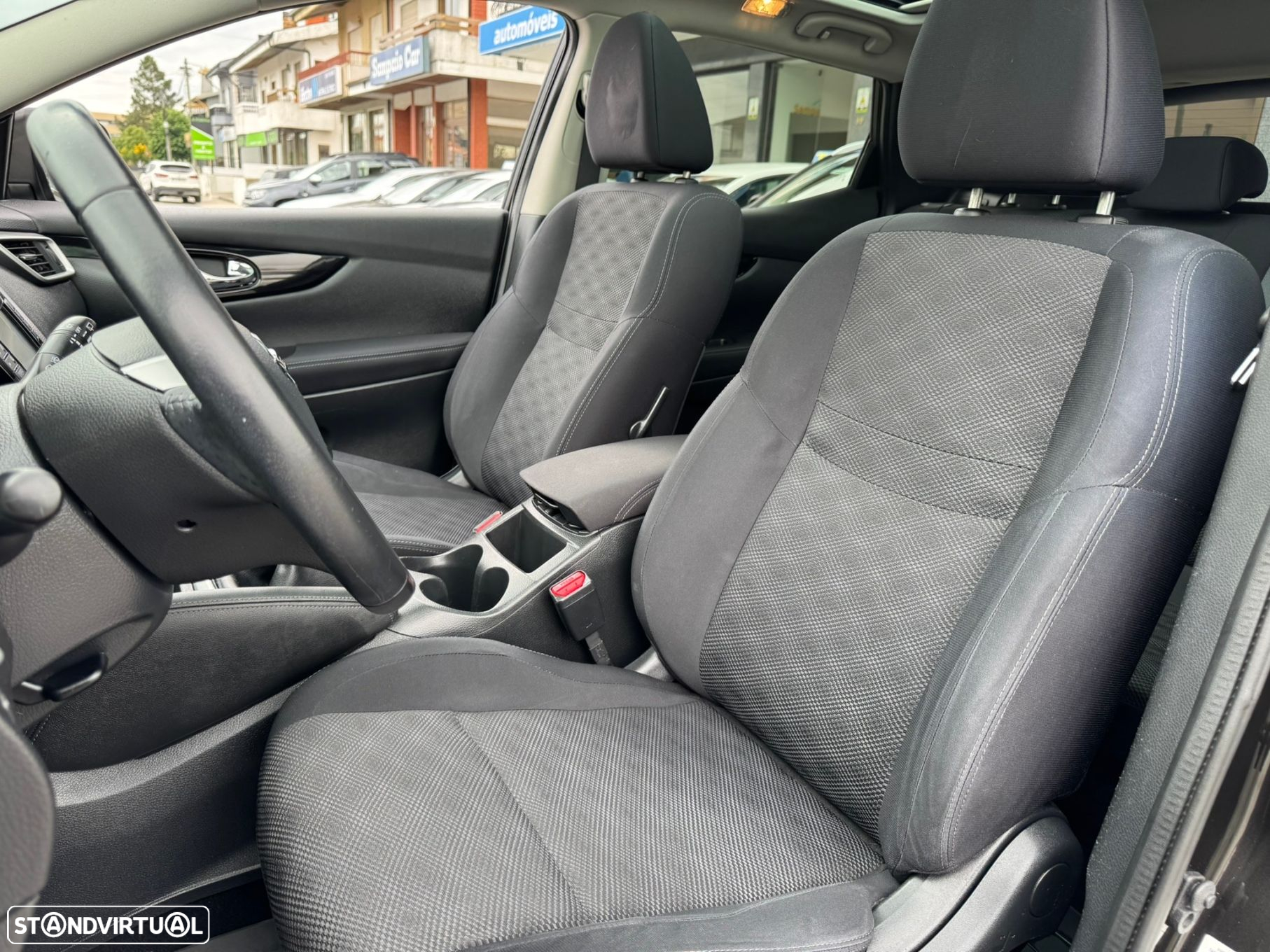 Nissan Qashqai 1.5 dCi N-Connecta 18 - 9