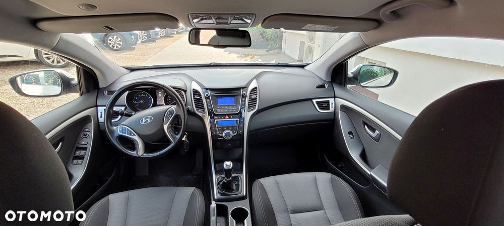 Hyundai i30 blue 1.6 GDI Passion - 13