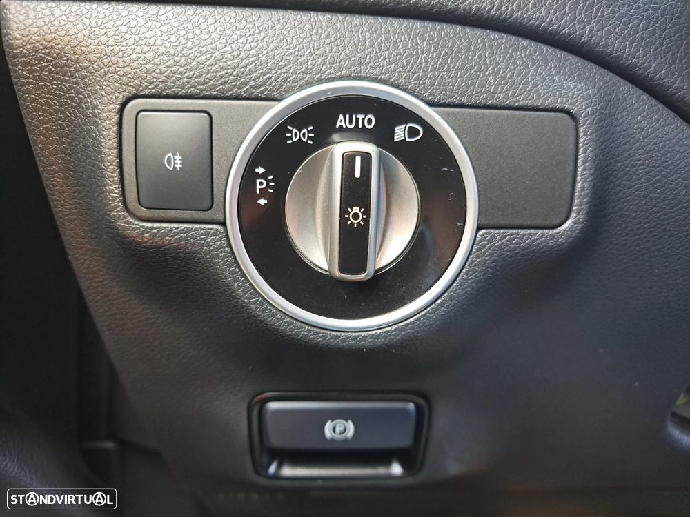 Mercedes-Benz A 200 (BlueEFFICIENCY) 7G-DCT AMG Sport - 16