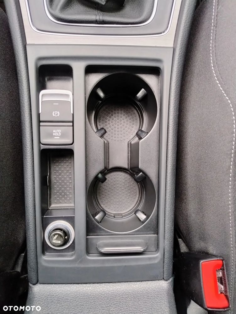 Volkswagen Golf - 20