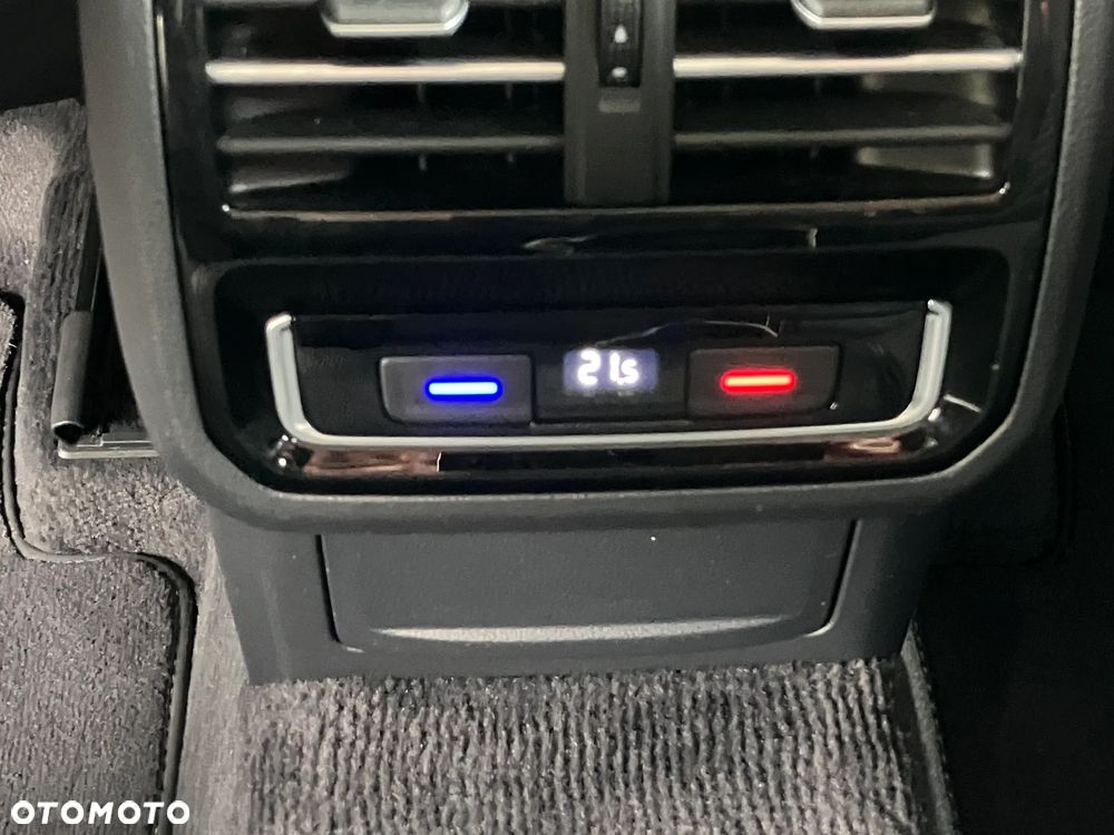 Volkswagen Passat 2.0 TDI (BlueMotion Technology) DSG Highline - 36