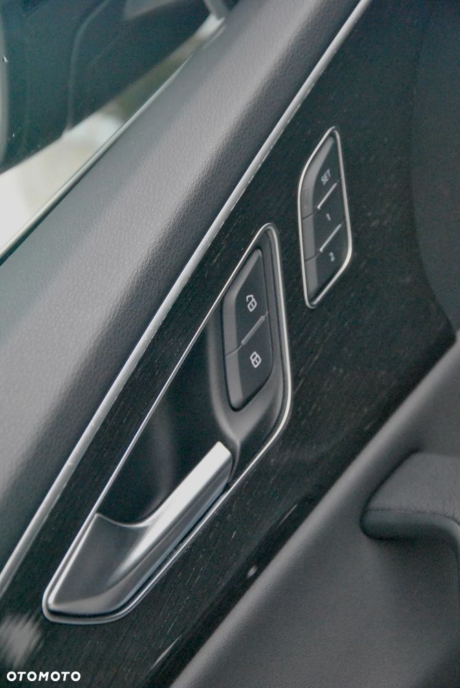 Audi Q8 55 TFSI quattro tiptronic - 22
