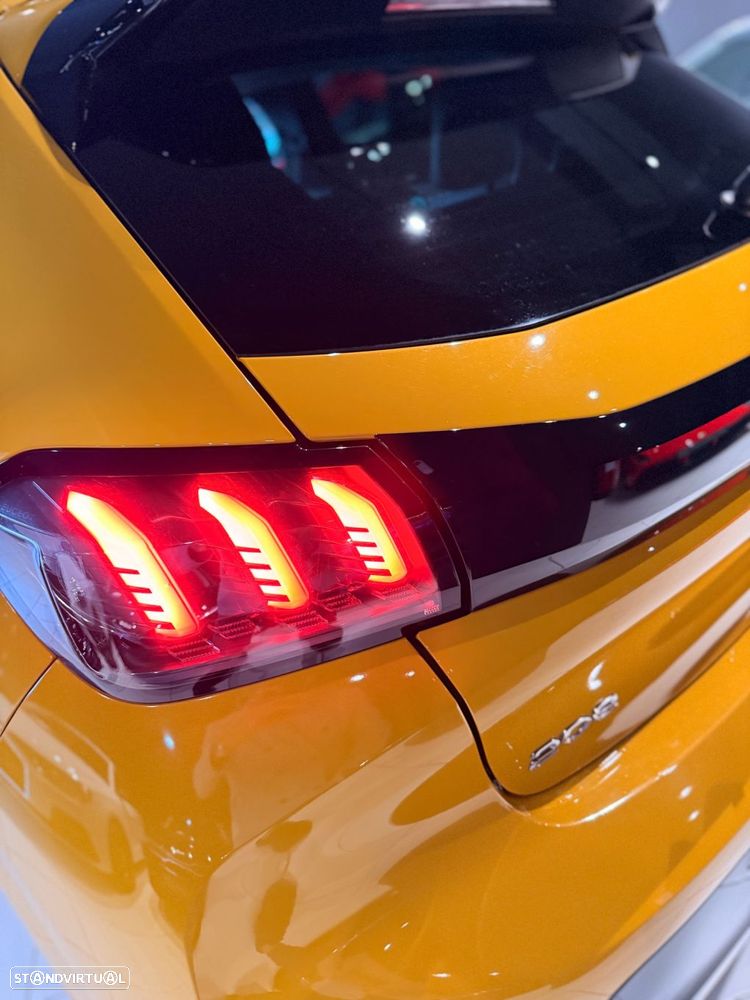 Peugeot 208 1.2 PureTech Allure - 12