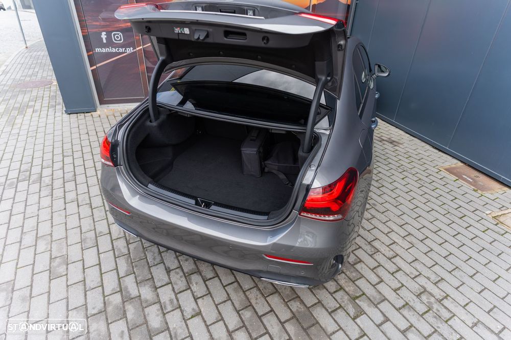 Mercedes-Benz A 250 Limousine e AMG Line - 30