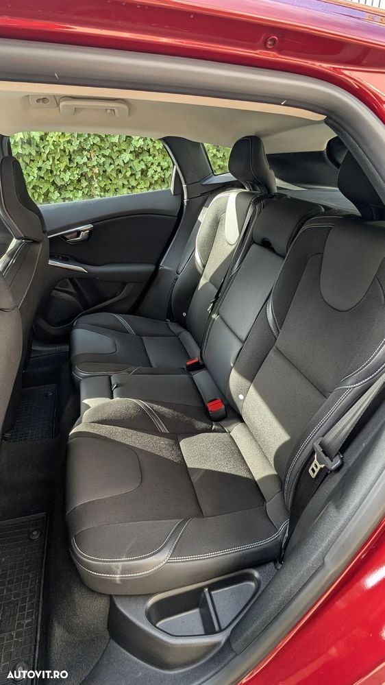 Volvo V40 D3 Momentum - 6