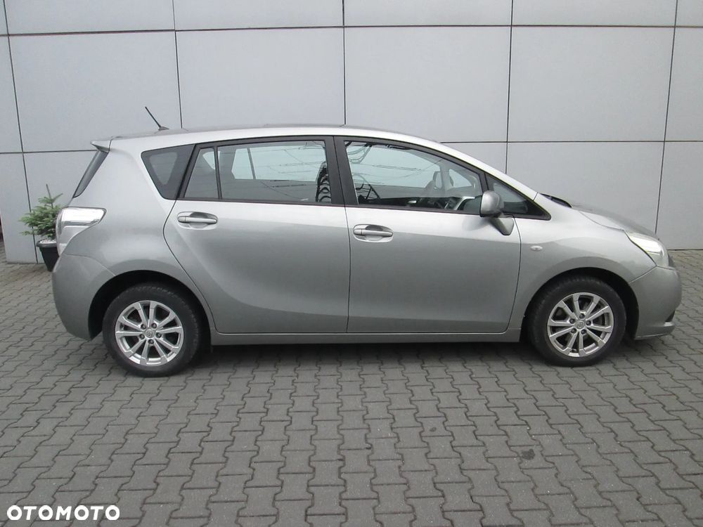 Toyota Verso 2.0 D-4D Life - 4