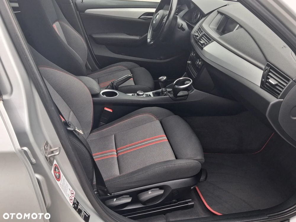 BMW X1 sDrive16d Sport Line - 32