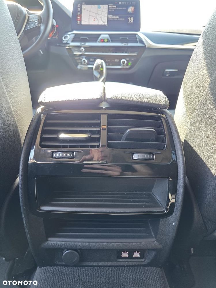 BMW Seria 5 520d xDrive - 17