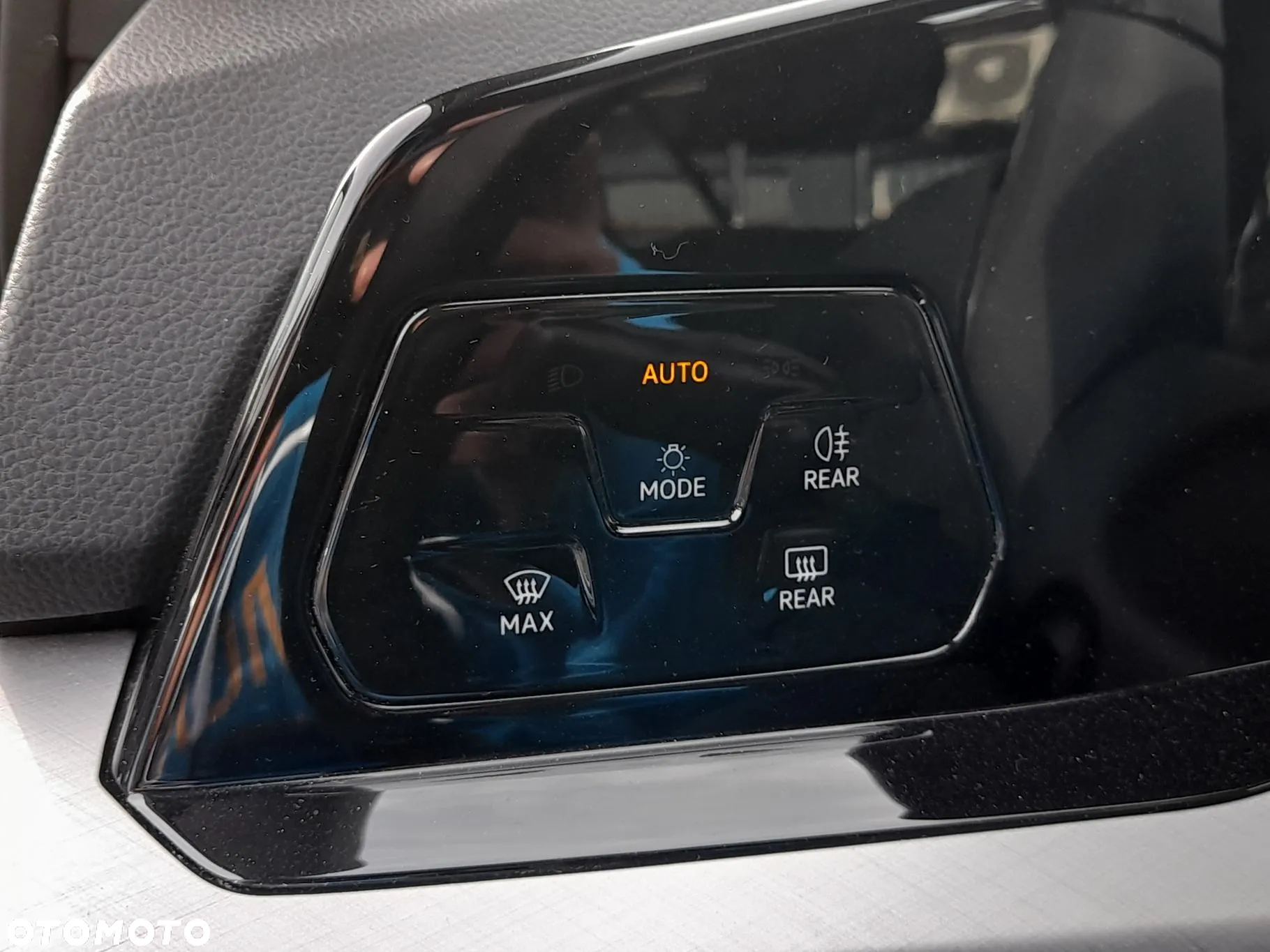 Volkswagen Golf VIII 1.5 TSI EVO Life - 23
