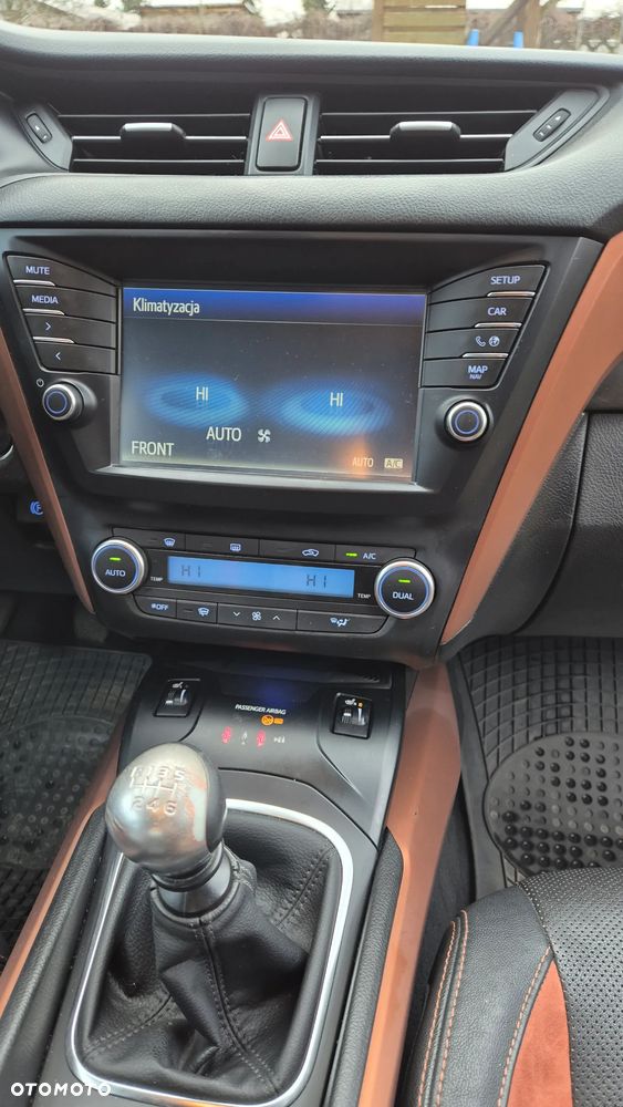 Toyota Avensis 1.8 Premium - 10