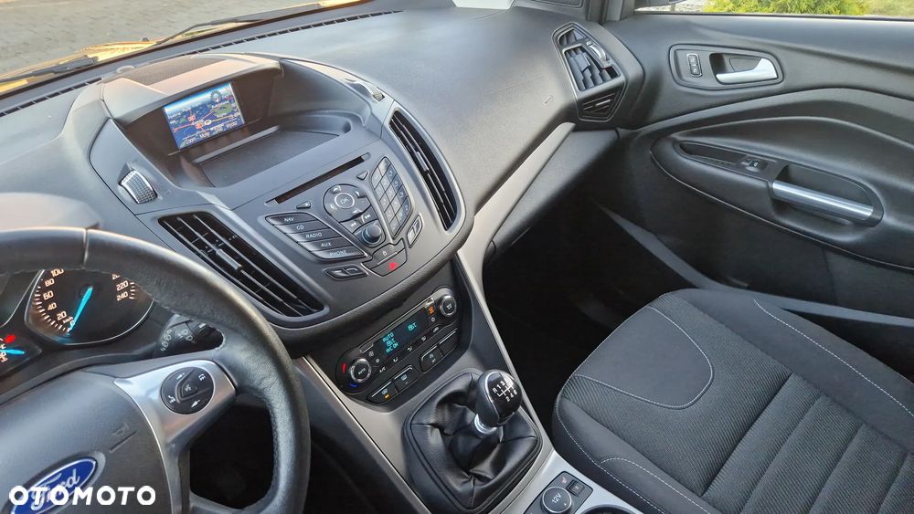 Ford Kuga 1.5 EcoBoost 2x4 Titanium - 14