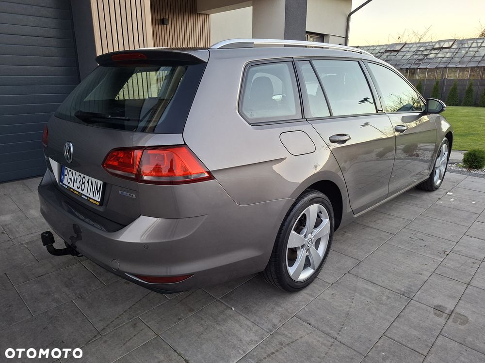 Volkswagen Golf - 6