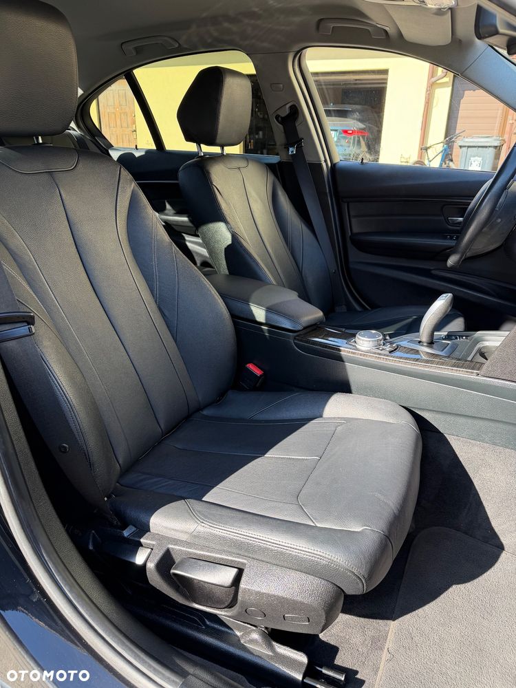 BMW Seria 3 320d Efficient Dynamic Edition Luxury Line - 28