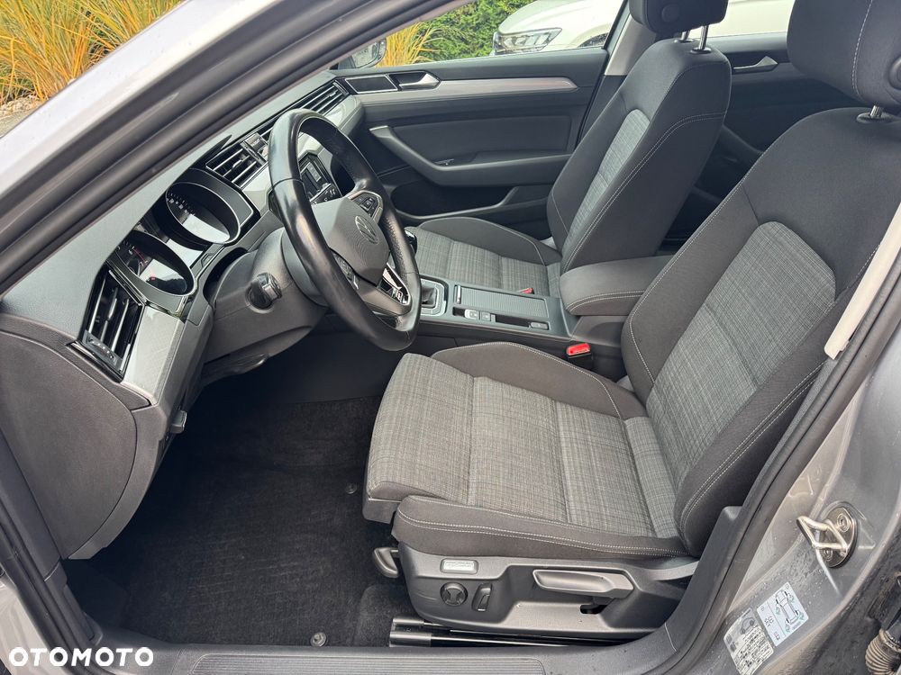 Volkswagen Passat 1.5 TSI EVO Business - 10