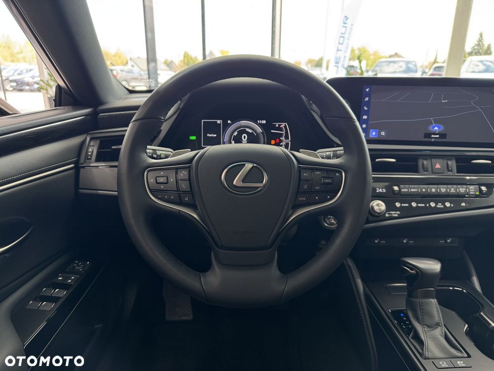 Lexus ES - 16