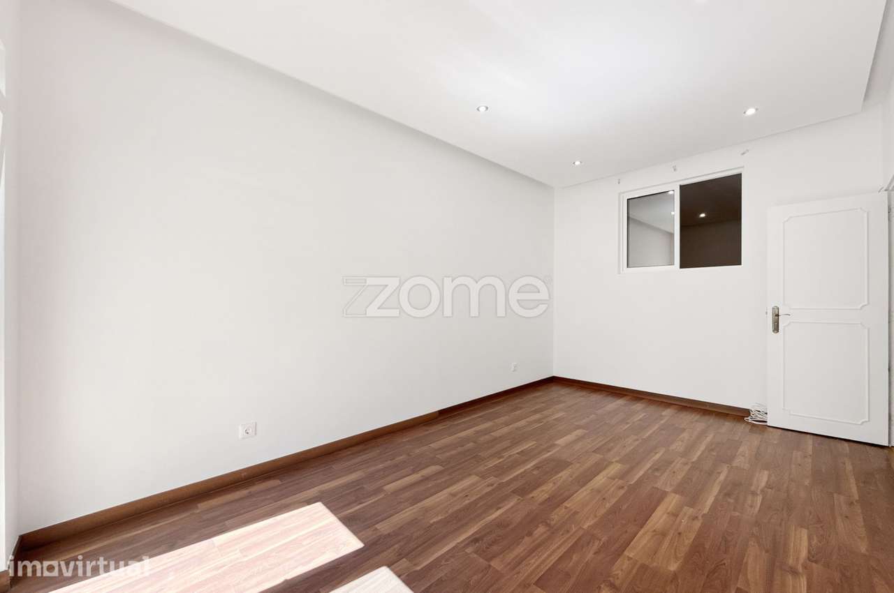 Apartamento T1 em Camarate - Grande imagem: 3/25