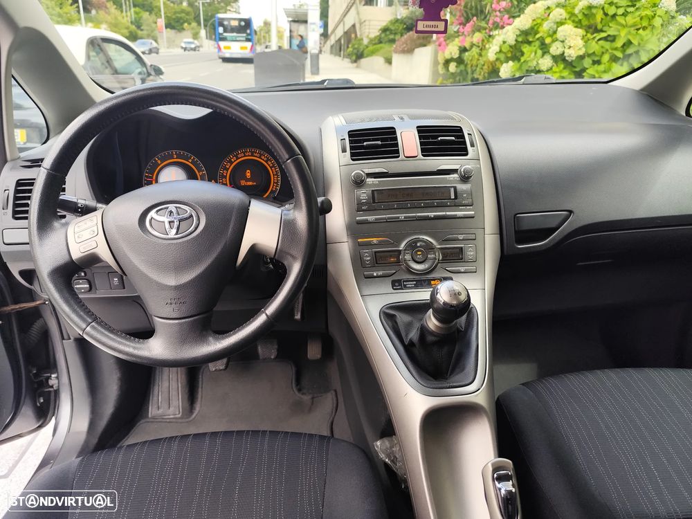 Toyota Auris 1.4 D-4D Sol - 5