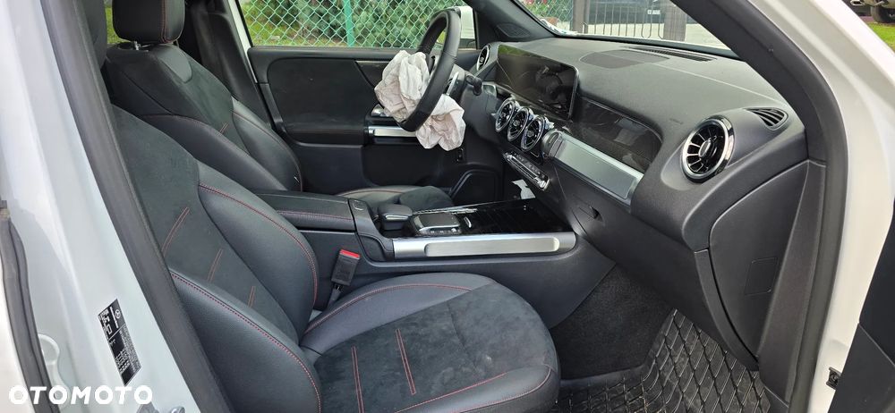 Mercedes-Benz GLB 200 AMG Line 7G-DCT - 9