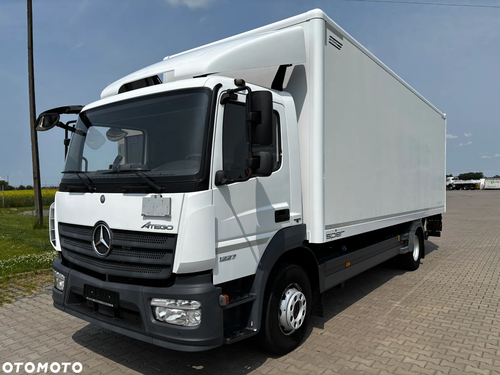 Mercedes-Benz ATEGO 1227 (1224, 1230) kontener SPIER z windą BAR , klimatyzacja , kontener 18 paletowy , z Niemiec - 1