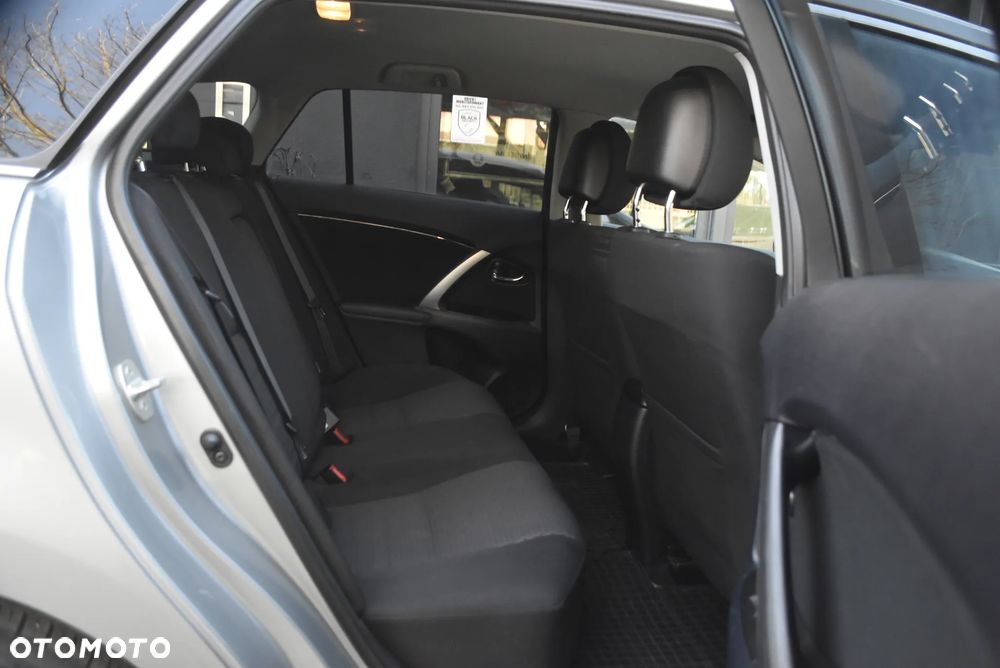 Toyota Avensis 2.2 D-4D Premium - 8