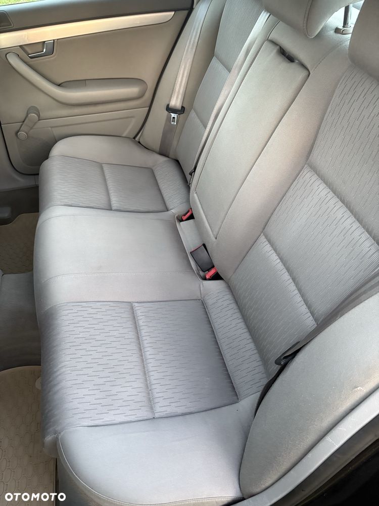 Audi A4 Limousine - 7