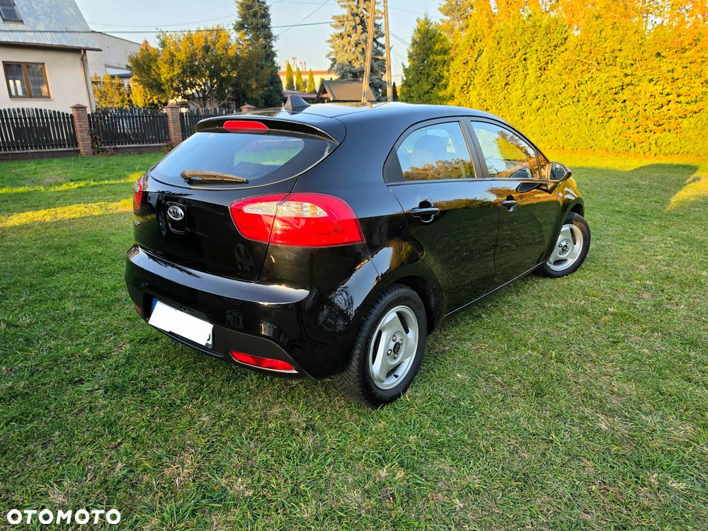 Kia Rio 2011 photo 4