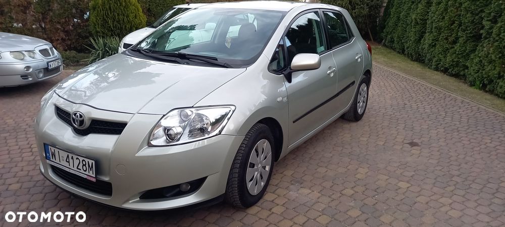 Toyota Auris 1.6 Sol - 2