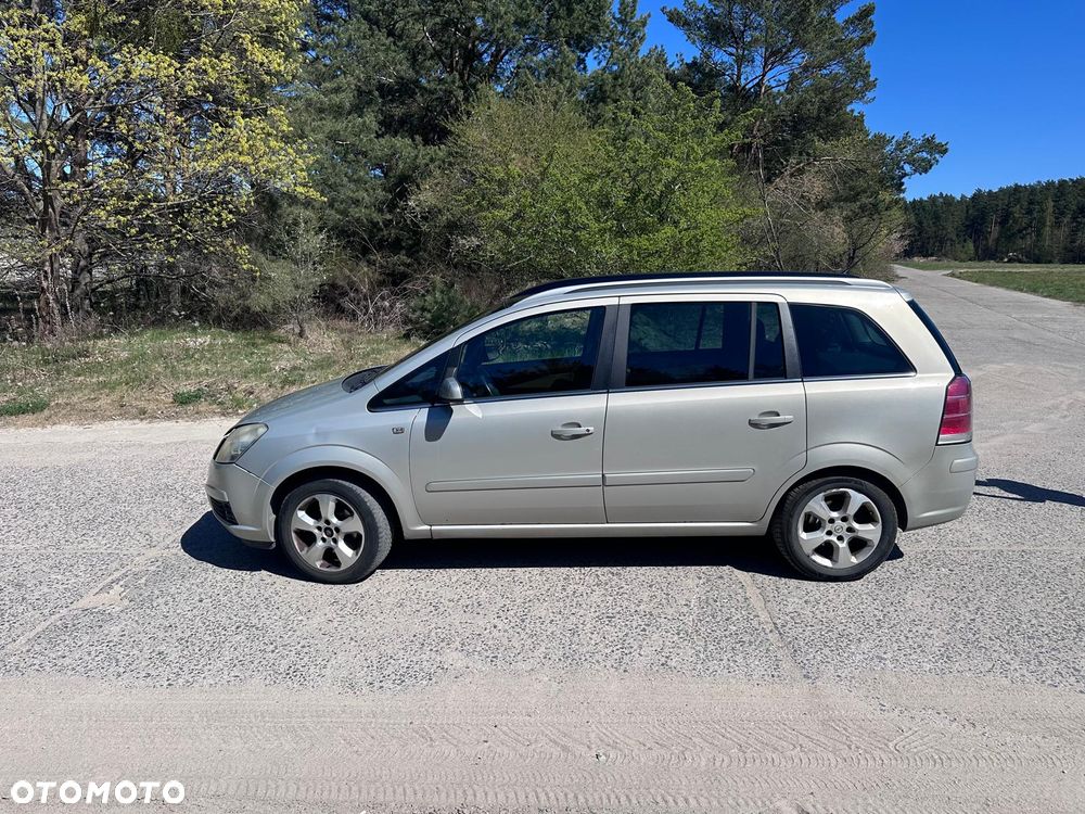 Opel Zafira 1.8 Cosmo EasyTronic - 2