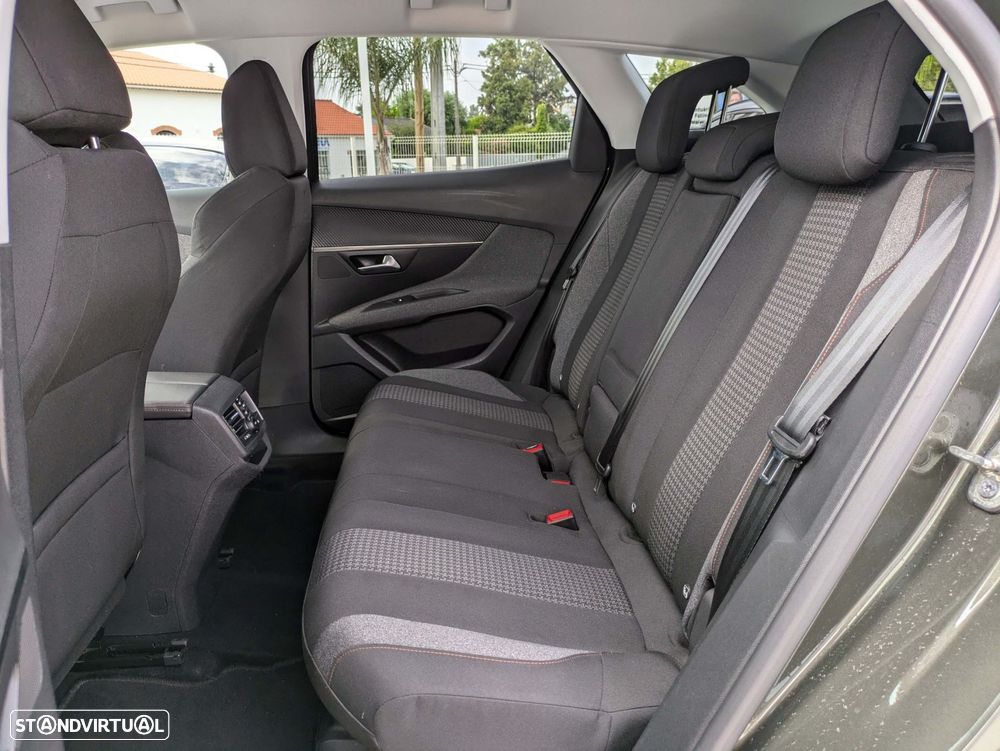 Peugeot 3008 1.5 BlueHDi Active - 24