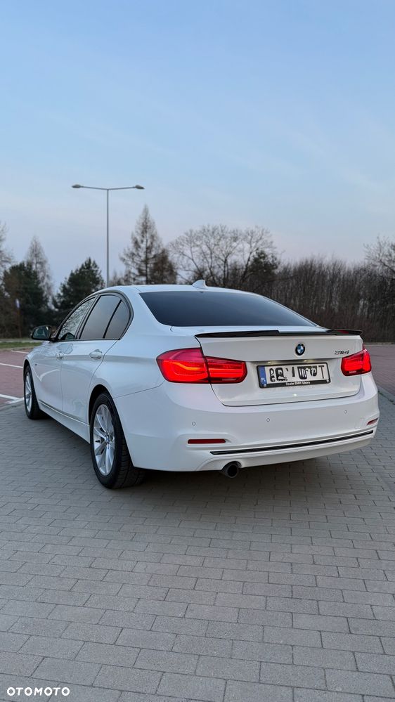 BMW Seria 3 318i Sport Line - 2