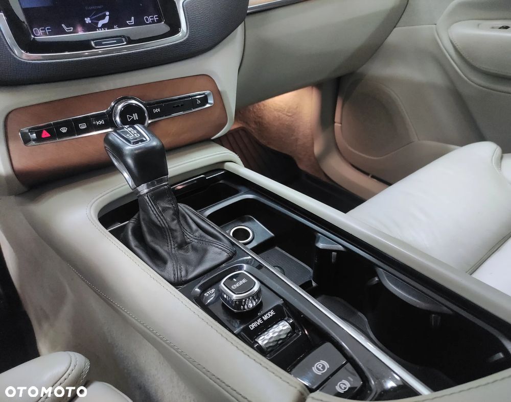 Volvo XC 90 D5 AWD Inscription 7os - 19