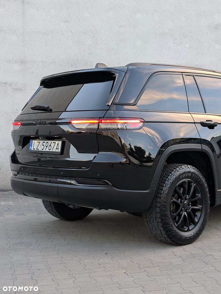 Jeep Grand Cherokee - 8