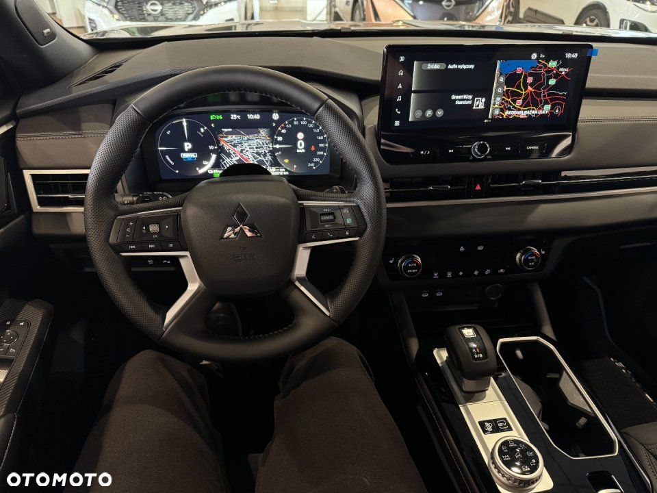 Mitsubishi Outlander - 12