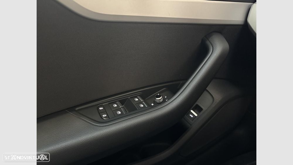 Audi A4 Avant 30 TDI Advanced S tronic - 18