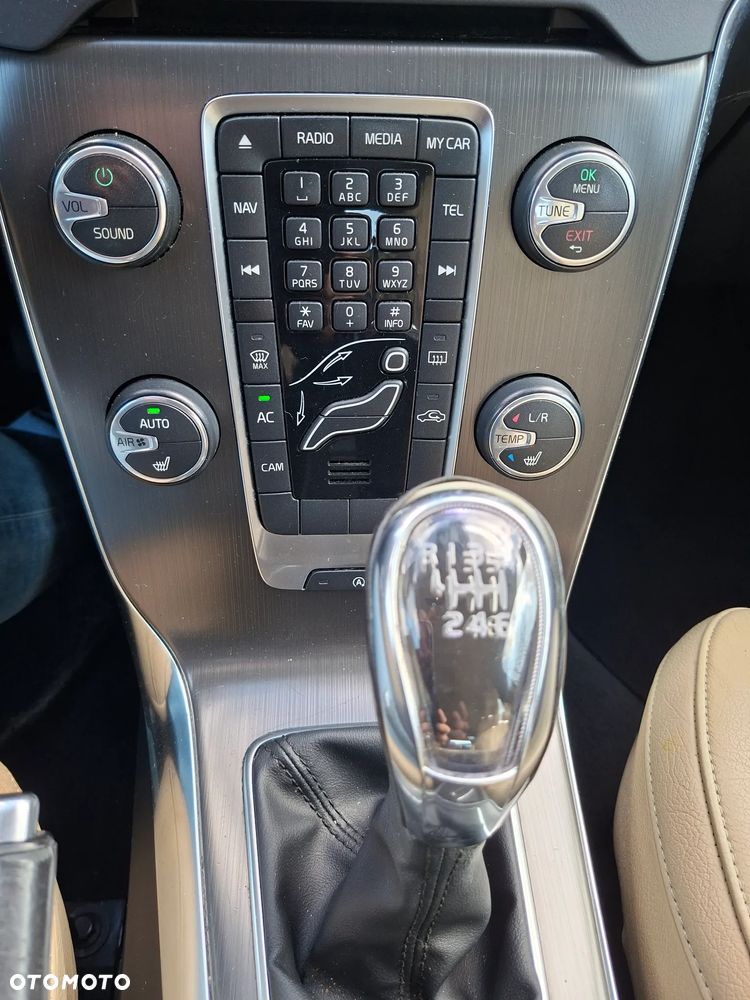 Volvo V40 D2 Momentum - 11