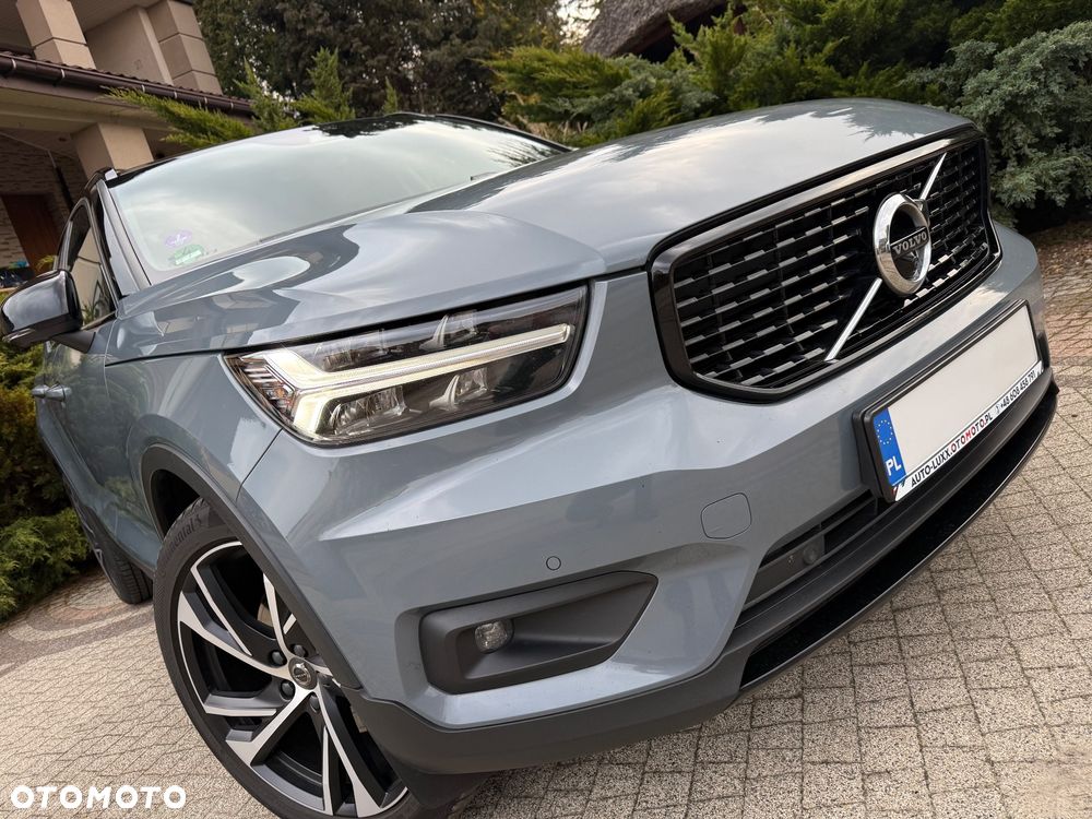 Volvo XC 40 B4 B DKG Ultra Dark - 2