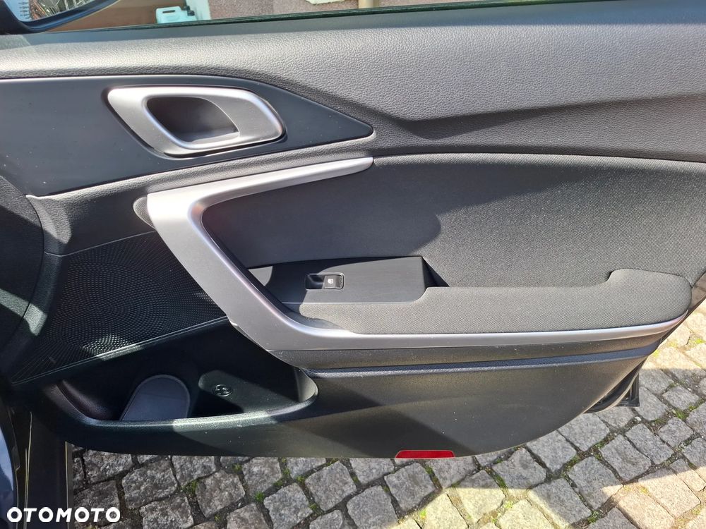 Kia Ceed 1.4 T-GDI M DCT - 28