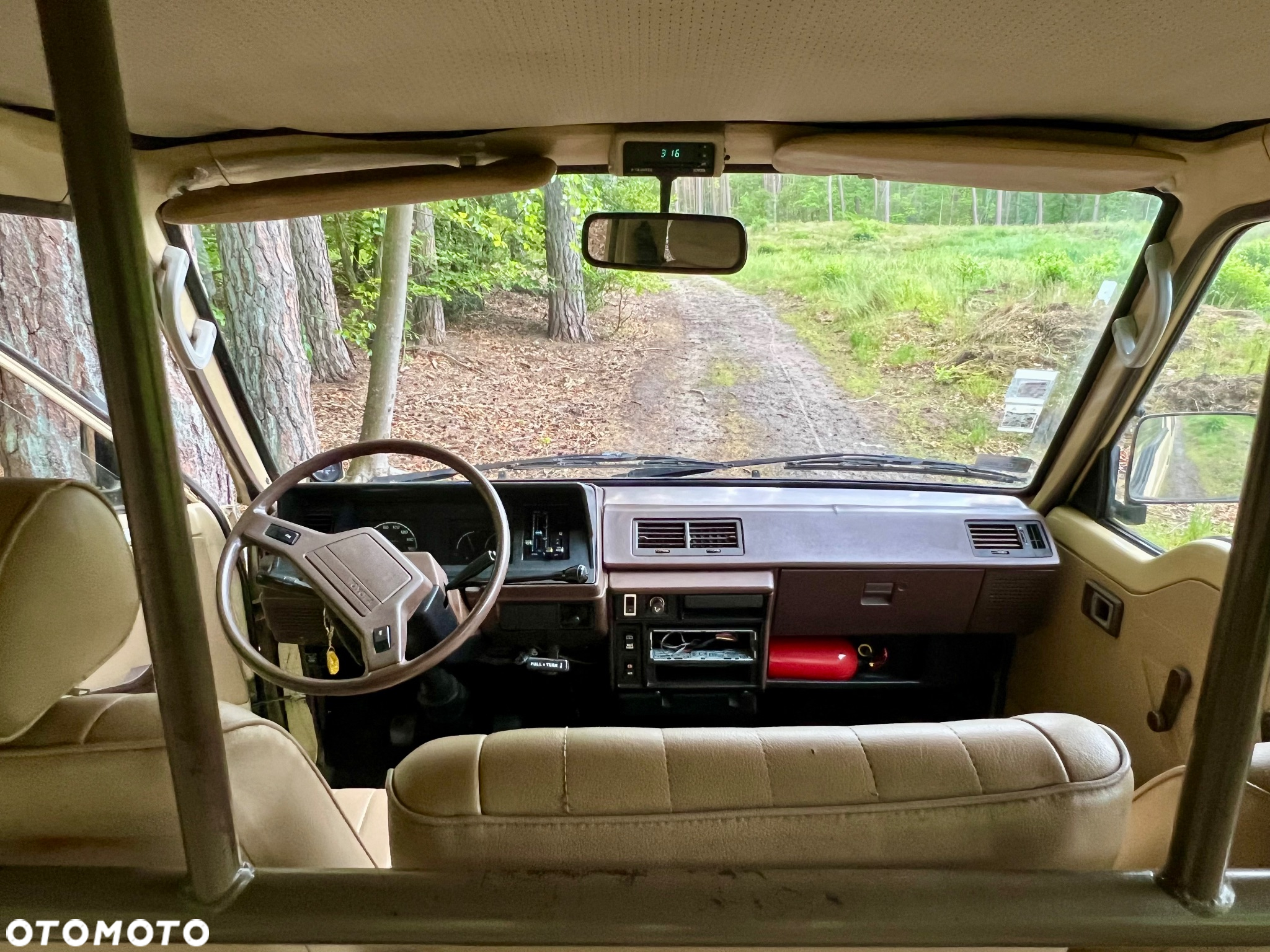 Toyota Hiace - 9